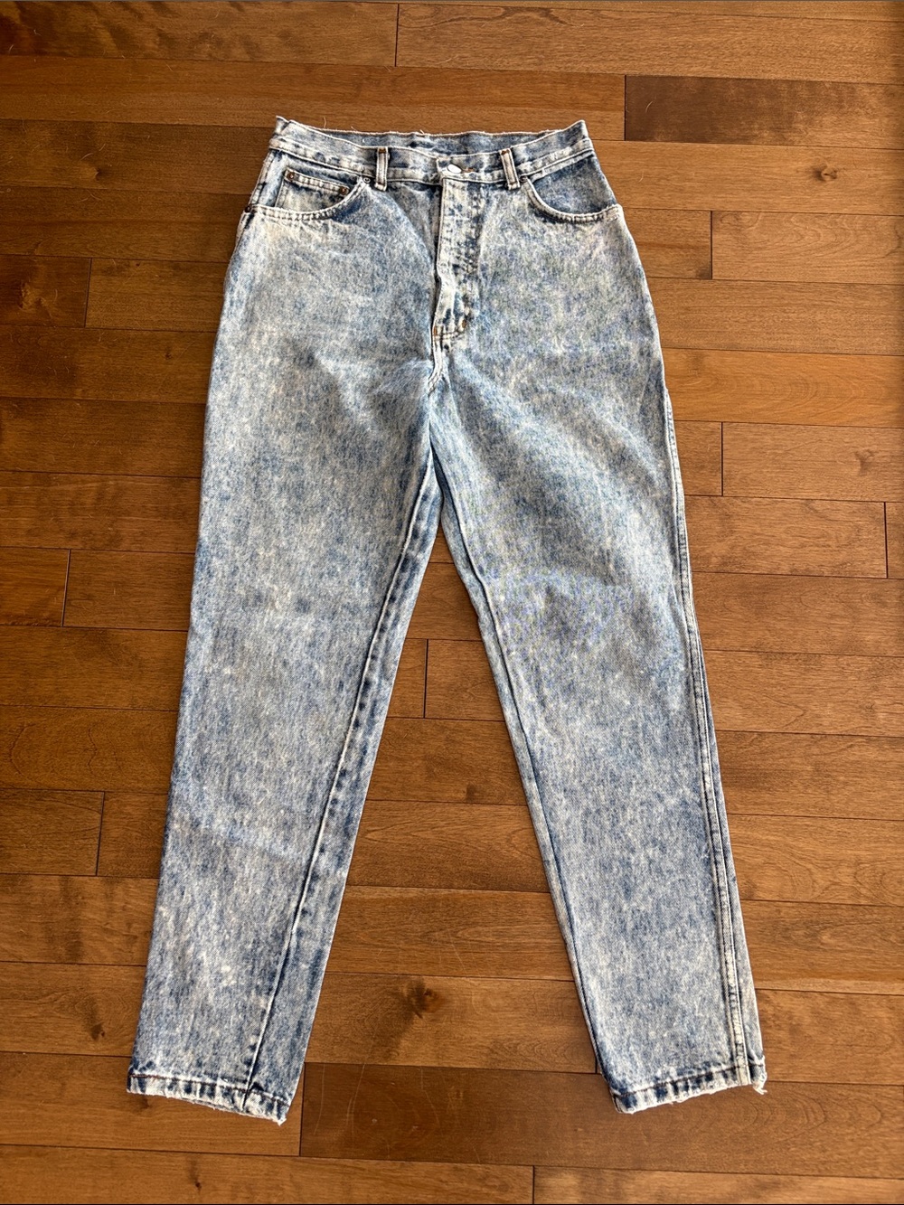Vintage Relaxed Fit Women's Acid Wash Jeans - Light Blue - Picture 2 of 12
